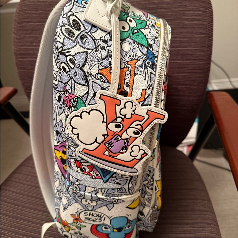 Louis Vuitton Comic Backpack - Picture 2 of 9